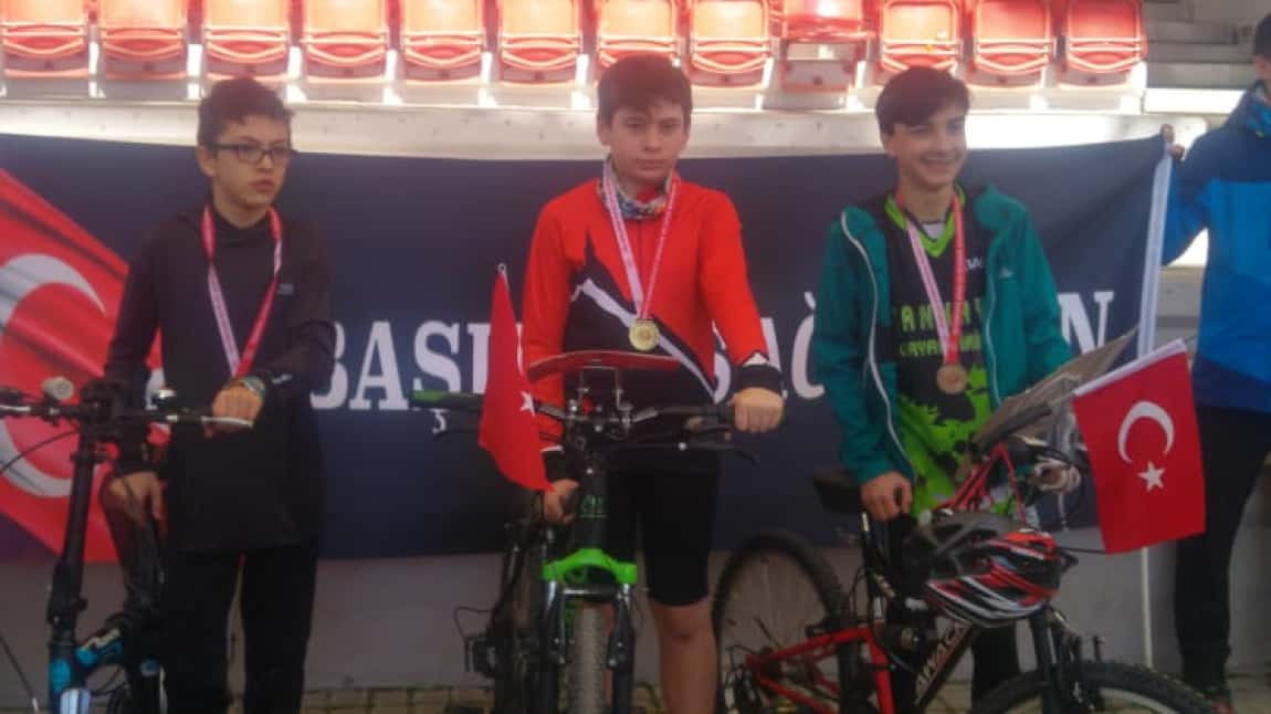 Öğrencimiz Dora Kayra Değer Ankara Oryantring İl Temsilciliğinin Düzenlediği Bisikletli Oryantring Yarışında 1. oldu.